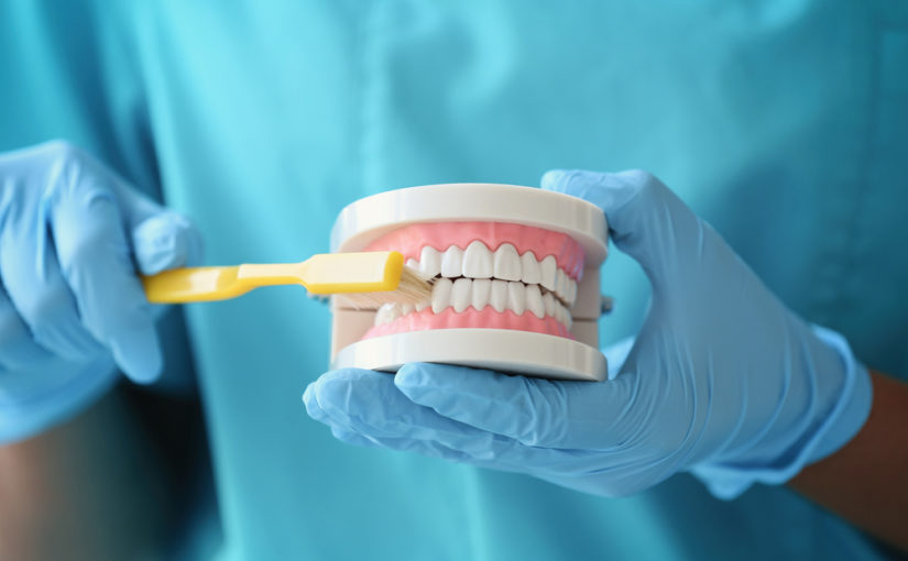 Całościowe leczenie dentystyczne – odkryj trasę do zdrowych i pięknego uśmiechów.